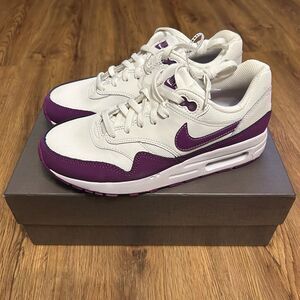 NIKE Air Max white purple lace up shoes sneakers women’s 7.5 = 6Y new